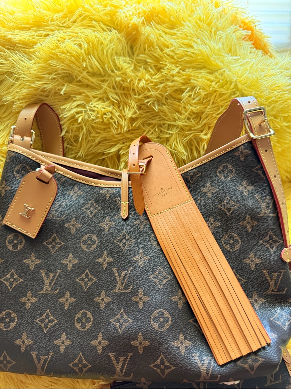 Louis Vuitton Monogram Shoulder Bag in Brown and Tan Leather Trim - Picture 3 of 3